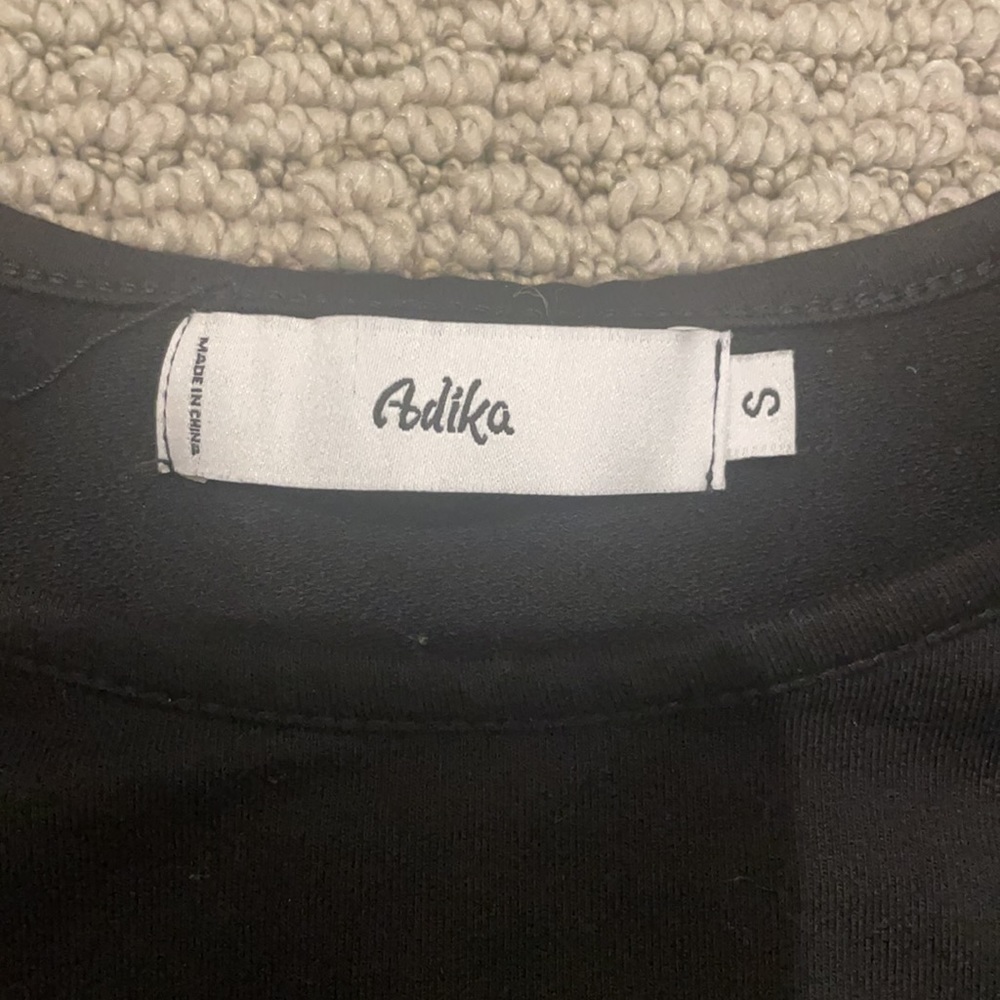 Adika Black Longsleeve With Slit - Picture 2 of 2